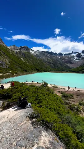 Un chapuzón en Laguna Esmeralda!! Después de la caminata!! 😍🤗 Mirar hasta el final! . . . . . #ushuaia #tierradelfuego #argentina #patagonia #lagunaesmeralda 
