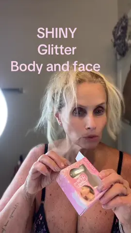 #tiktokshop#xisjoemthinyglittershimmeringspraypowder @xisjoem@Vic @silkcandlesplus @Vivi Empire @rosebabelle #facesndbody 