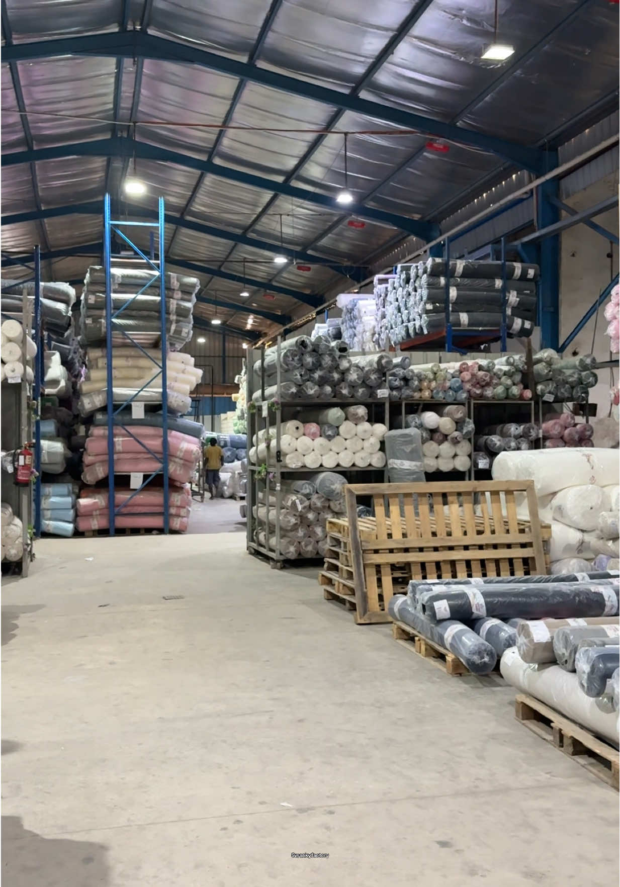 Message us on WhatsApp for more details. #swankyfactory #clothingmanufacturer #clothingfactory #streetwear #clothingsupplier 