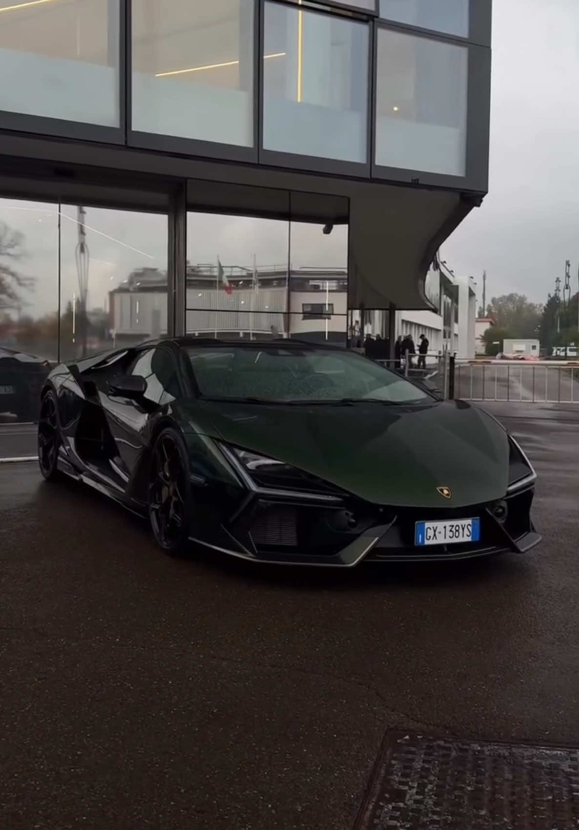 Moist 💦 • • • Lamborghini Revuelto (IG 📸 @carsplus.de) #luxuryspeed #luxury #speed #lamborghini #revuelto 