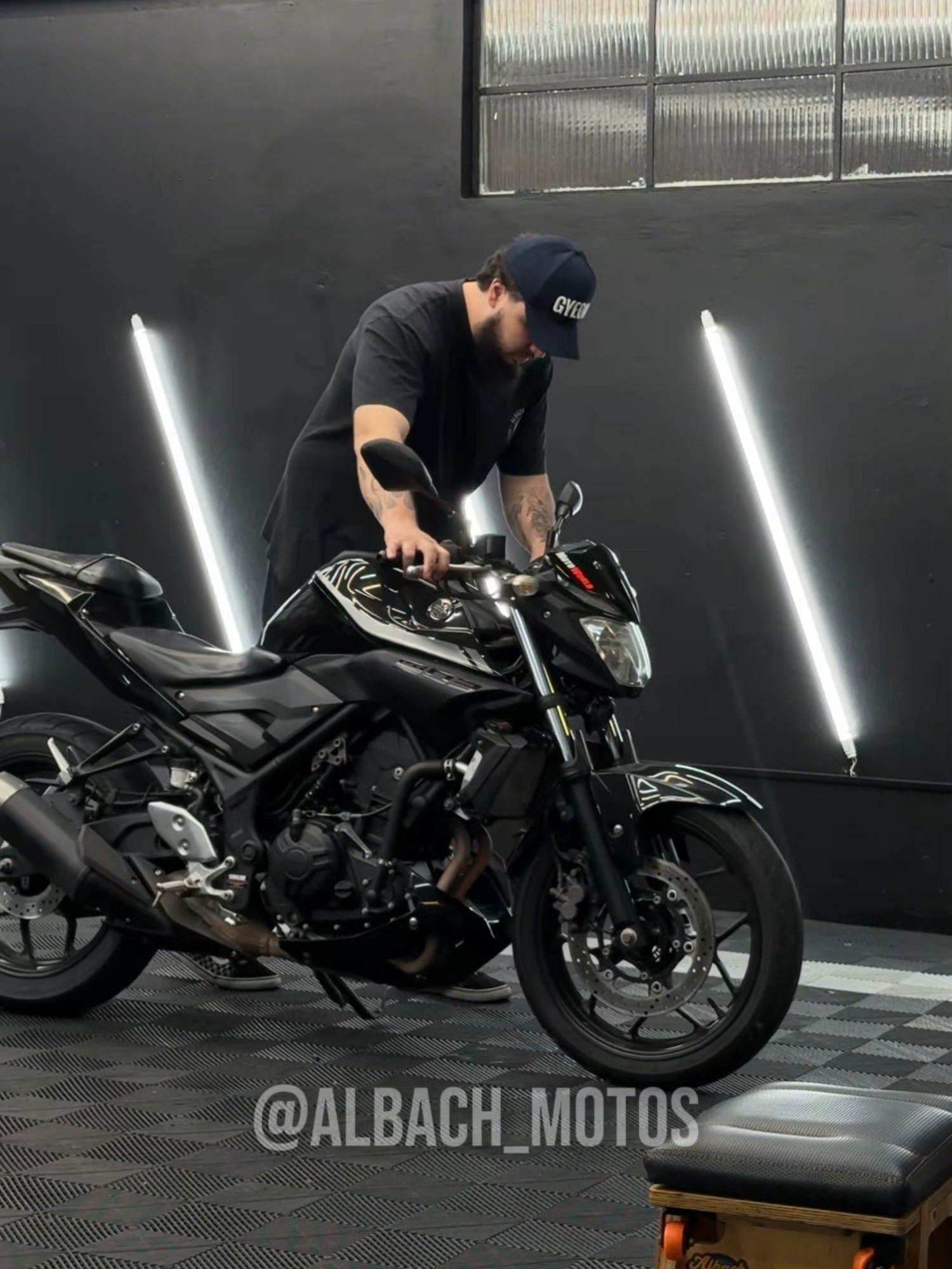 Fiz meu cliente perder dinheiro nessa moto Ebook de limpeza detalhada na bio #esteticaautomotiva #limpezadetalhada #motos #lavagemdemoto