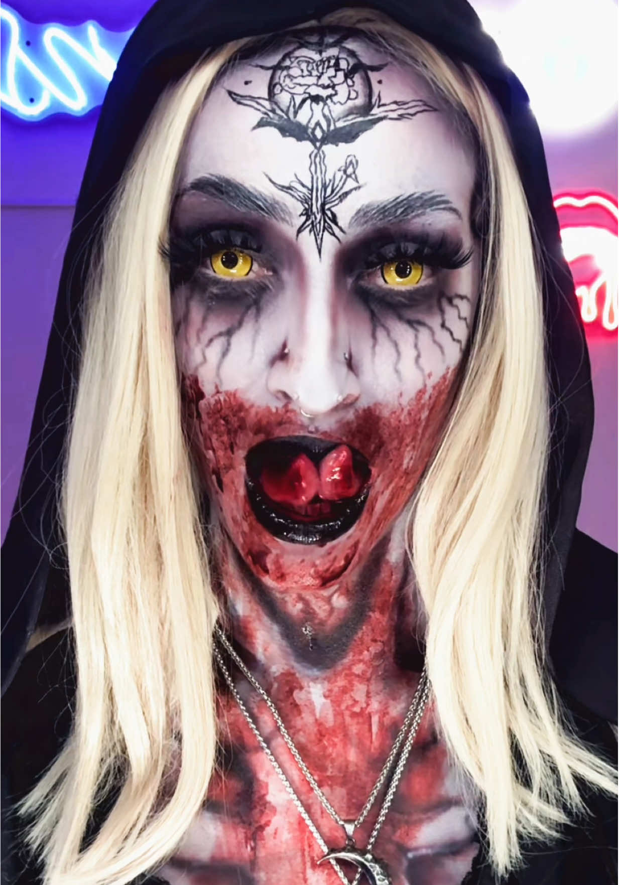 Bela Dimitrescu has entered the chat yet again #sfx #horror #makeup #airbrush #cosplay 