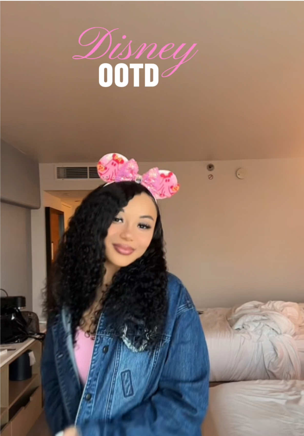 i love disney lol #disneyland #grwm #OOTD #disneyoutfit #outfitinspo 