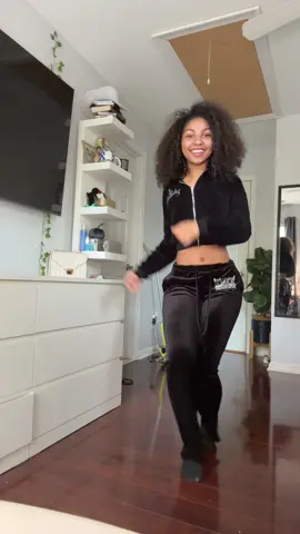 the fly was vibing tooo😹😹#fypシ゚viral #foryouu #virall #trend #dance 