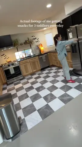 Me pretending I didn’t just hand out snacks 47 seconds ago 😭 #ToddlerLife #SnackQueen #MomsofTikTok #momlife #relatable 