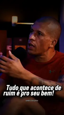 Deus é tão maravilhoso, que tudo que acontece de ruim é pro seu bem, irmão. Pode não parecer agora, pode doer, pode te deixar perdido, pode até fazer você chorar... Mas lá na frente, você vai olhar pra trás e vai entender o motivo. Nada é por acaso quando é Deus que está no controle. Aquele atraso, aquela decepção, aquela porta que se fechou  tudo isso faz parte do plano. Deus não tira nada de você pra te ver sofrer, Ele tira pra te proteger. Ele não te atrasa, Ele te prepara. Ele não te nega, Ele te direciona. Então para de se desesperar, para de achar que é o fim... Porque o que Deus tem pra você é muito maior do que aquilo que você perdeu. Confia, irmão. Você não tá sozinho  tudo que acontece de ruim, é pra te fortalecer. 🦅 Sua reflexão e motivação diária! • • • • #reflexao #motivacional #motivacão