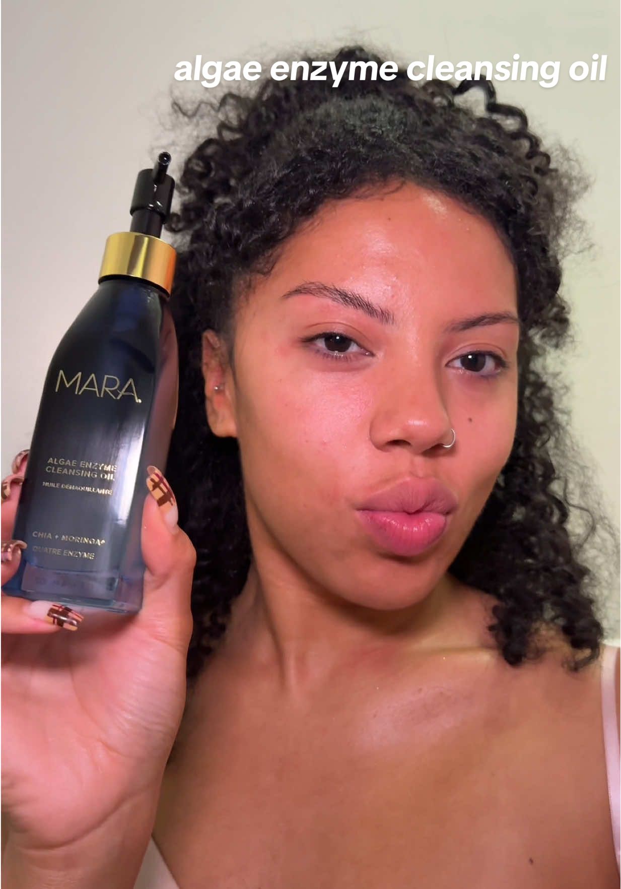 truly obsessed 💘 @marabeautystudio algae enzyme cleansing oil #marabeauty #cleansingoil #skincare #makeupremoval 