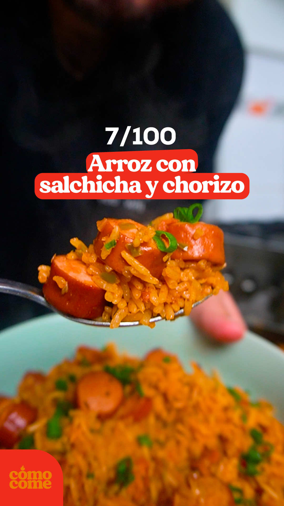100 formas de hacer Arroz 7/100 Arroz con Salchicha y Chorizo Receta: 4 porciones -1 cebolla blanca -1 pimiento verde -3 dientes de ajo -3 salchichas (usé frankfurter)  -2 chorizos -sal al gusto -2 cdta paprika -1 cdta oregano -2 cda pasta de tomate -2 tazas arroz -2 1/4 tazas agua #arrozconsalchichas #recetafacil #gastronomiaperuana #100formasdehacerarroz 