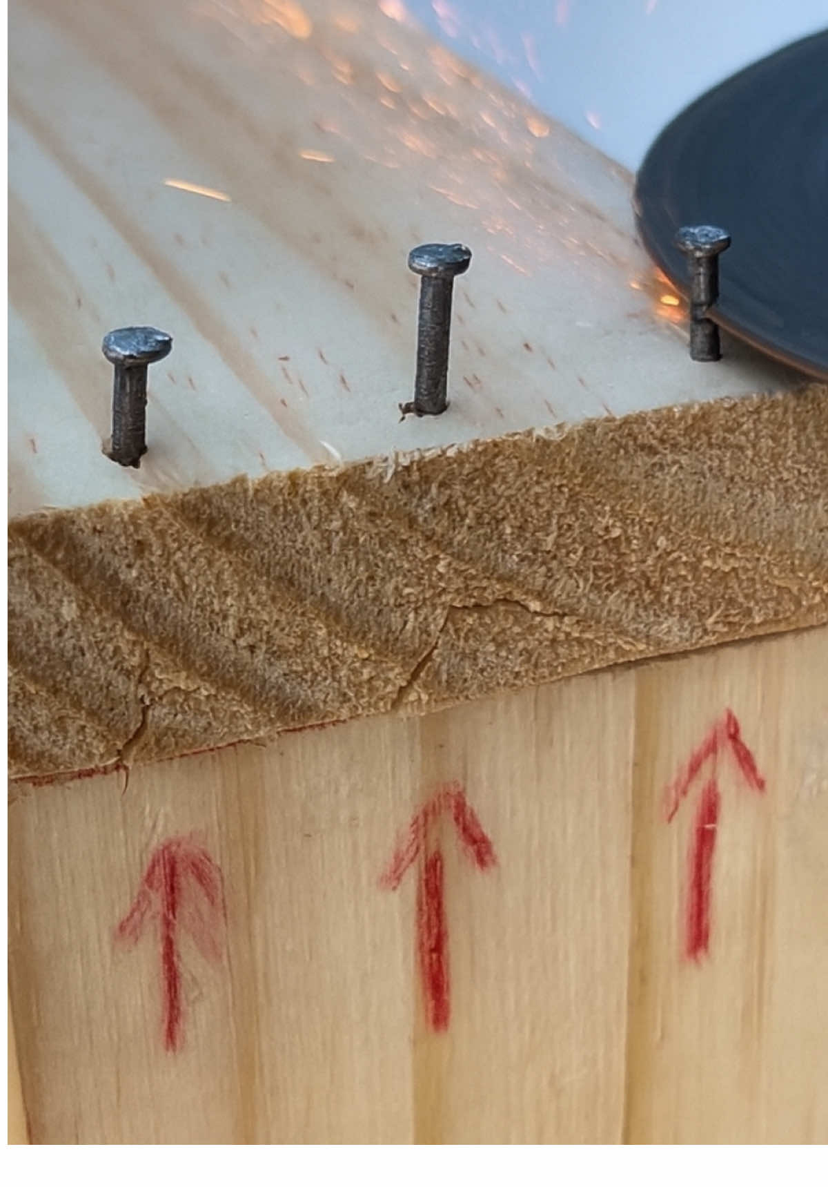 Como unir tábuas de madeira com reforço escondido #DIYTools #wood #build #craft #fix