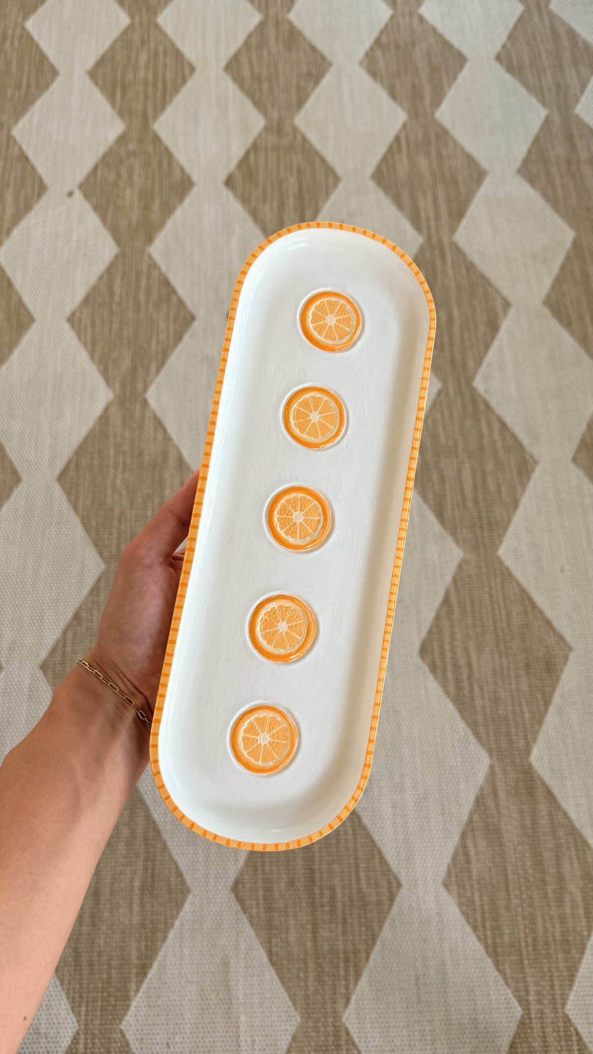 me when there’s orange juice in the kitchen 🍊  *disclaimer: air dry clay is NOT food safe and should not be eaten directly off of. These are room temp clementines that will be peeled before consuming 😊  @Florida's Natural #airdryclay #airdryclayideas #DIY #pottery 