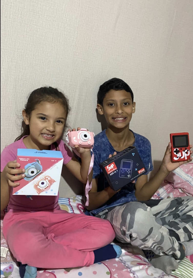 Presente surpresa para alegrar um dia comum. Amo vocês! ❤️