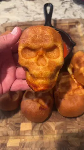 It’s Halloween season and we’re getting festive for dinner! Spooky pepperoni pizza skulls! These are so easy to make and delicious to boot! Y’all really gotta try this one! #halloween #EasyRecipe #spookyseason #halloweenfood #tasty  @Bar-S Foods 
