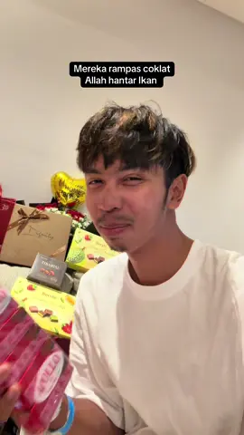 Sejujurnya saya menangis bila kali pertama lihat video mereka dan di situ saya sedih dan gembira kerana Allah mendengar doa kita semua ❤️ meminta lah kepada-Nya kerana Allah itu Maha Pemberi