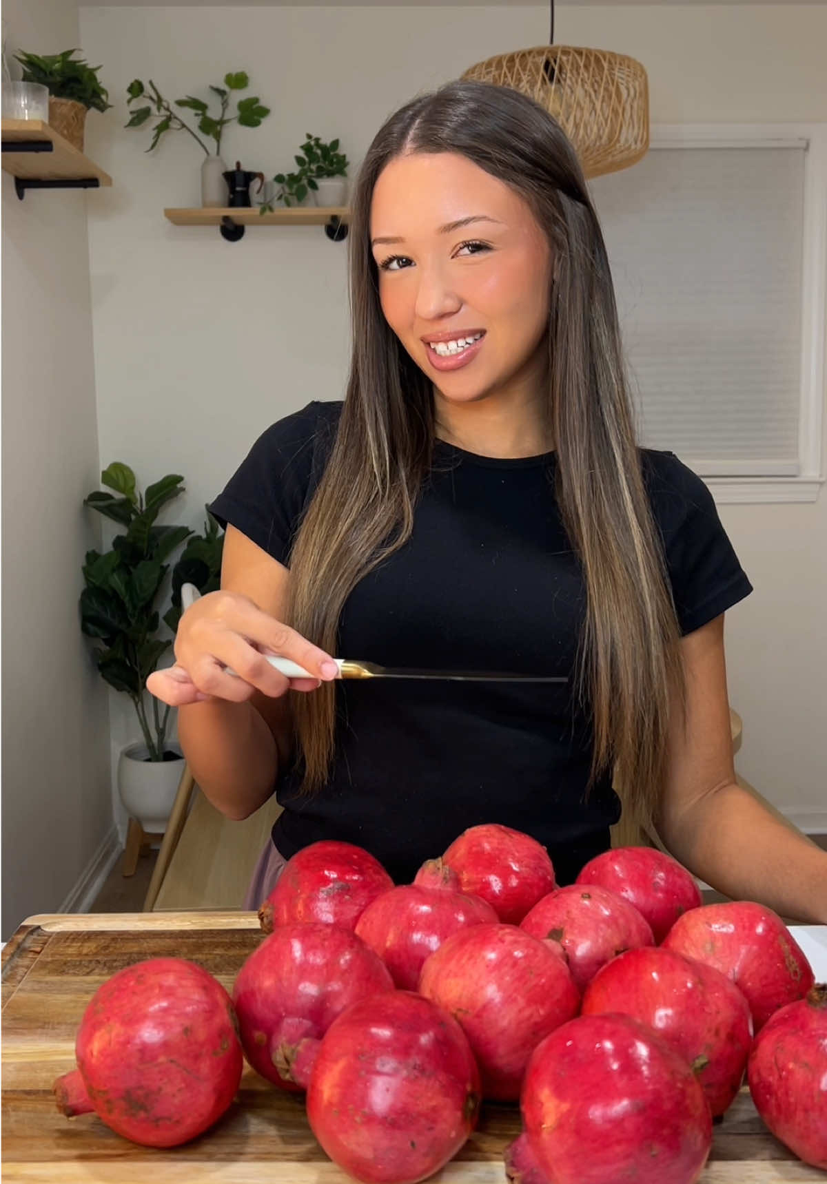 Let’s juice 13 pomegranates❤️🥤it tastes much sweeter and fresher than store bought! I’m loving this cast iron juicer 🫶🏼 #castironjuicer #gabrielamkv #homemadejuice #amazonkitchenfinds #asmr 