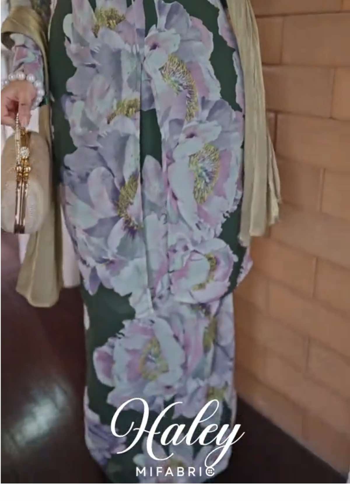 Limited stock baby 😭 siapa cepat dia dapat! Kurung moden kain kipas belakang live 9 Okt jam 8 pagi 💨 #KurungModen #emeraldgreen #fypppppppppppppppppppppp #chiffonkurung #newrelease 