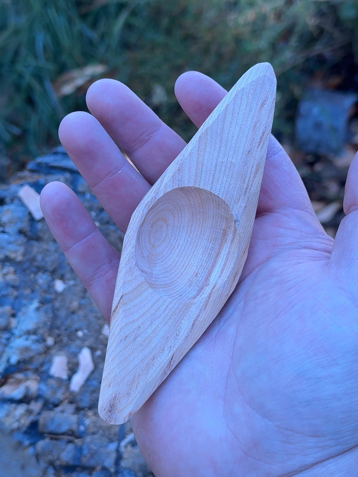 Hard wood, soft hands, weird shape. #bushcraft #asmr #woodworking #woodcarving