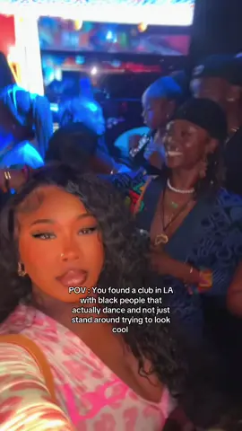 You see how it’s mostly GIRLS on the stage ? 🤏🏾🤏🏾 🤏🏾 #LA #bodybyraventracy #blackgirls #nightlife 