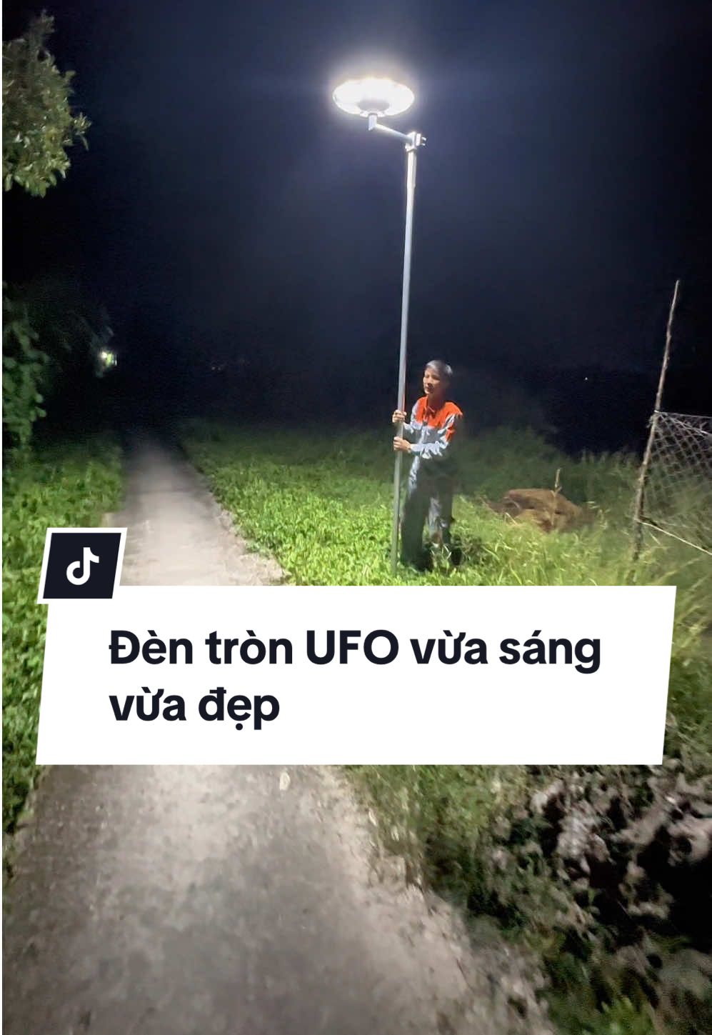Đèn tròn UFO vừa sáng vừa đẹp  #banangluong #dennangluongmattroi #dennangluongmattroigiatot #dennangluongmattroichinhhang 