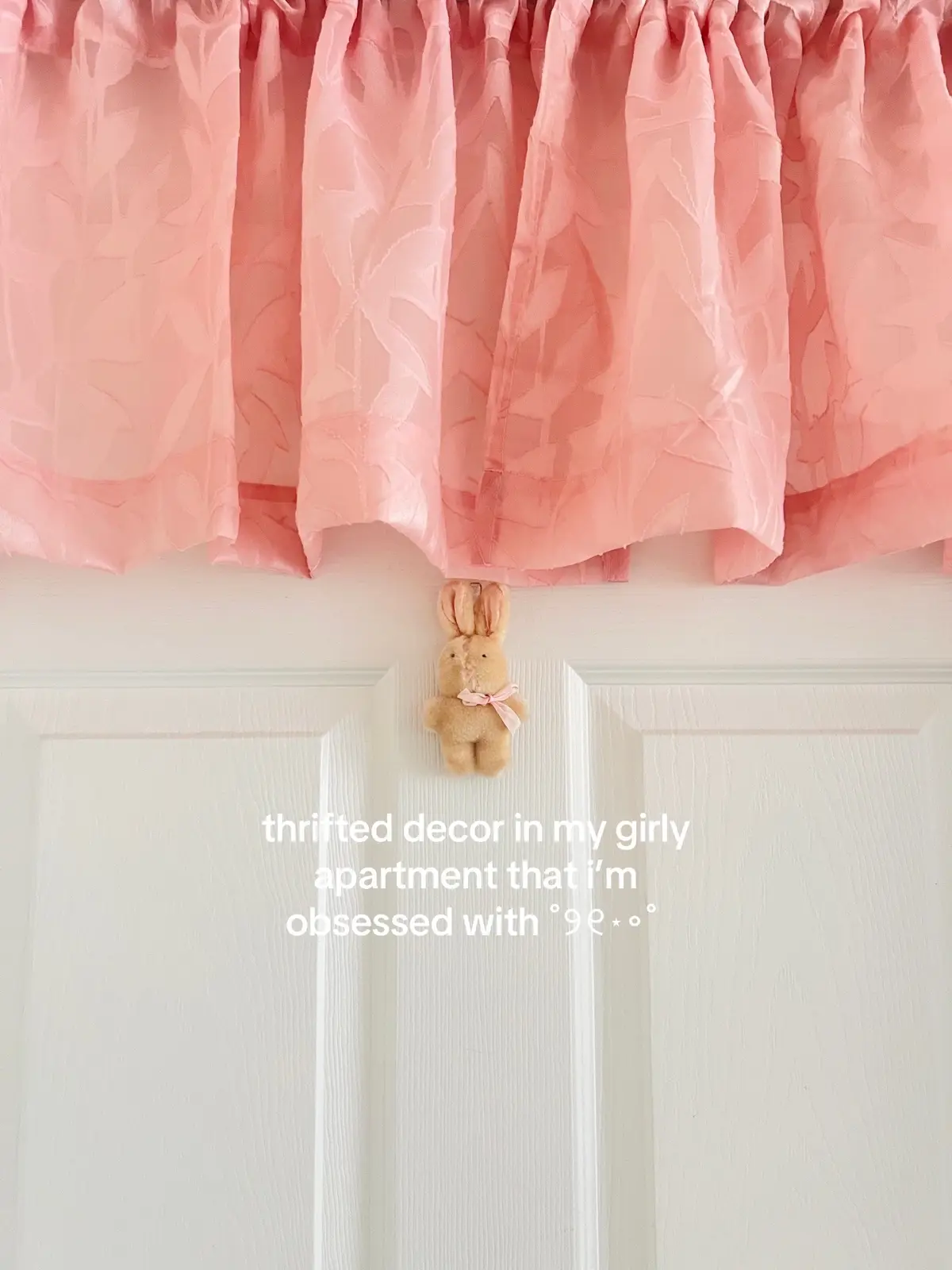 girly thrifted decor in my apartment that i’m obsessed with #girlygirlaesthetic #girlydecor #girlyapartment 