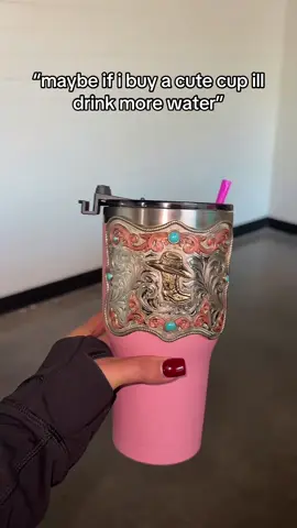 me and my cutesy little cup💅 @Molly's Custom Silver 