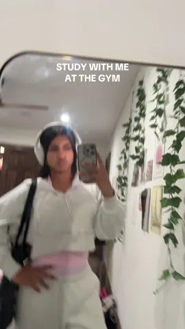 I needed to move so this was the best option #GymTok #nursingstudent #studywithme  #studytok 