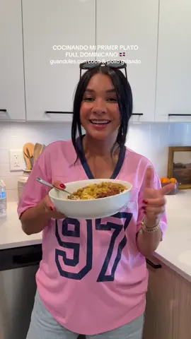 MI PRIMER PLATO CON RECETAS FULL DOMINICANAS 🥹😍 y me quedó RIQUÍSIMOOOOO 🔥🇩🇴 El que sabe, sabe que el sazón dominicano es otra cosa pero esto me quedó como si lo hiciera mi abuela 👩🏽‍🍳 #dominicanfood #dominicancooking #dominicanrecipe #dominicanos🇩🇴 #guandulesconcoco 