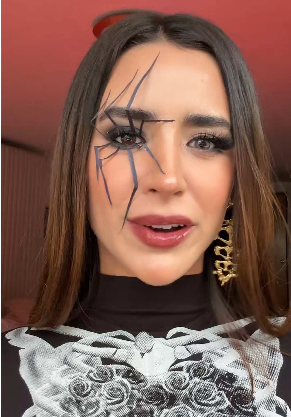 Disfraz improvisado de Halloween🕷️ (Insta Tammy.parra)