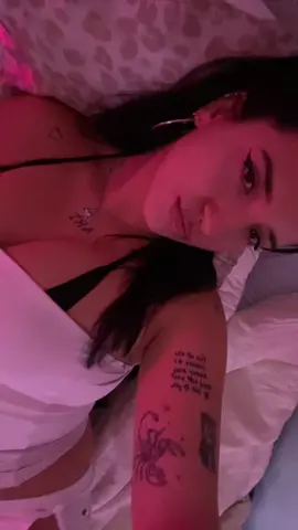 #wlw #fyp #lesbian #foryoupage #montreal 