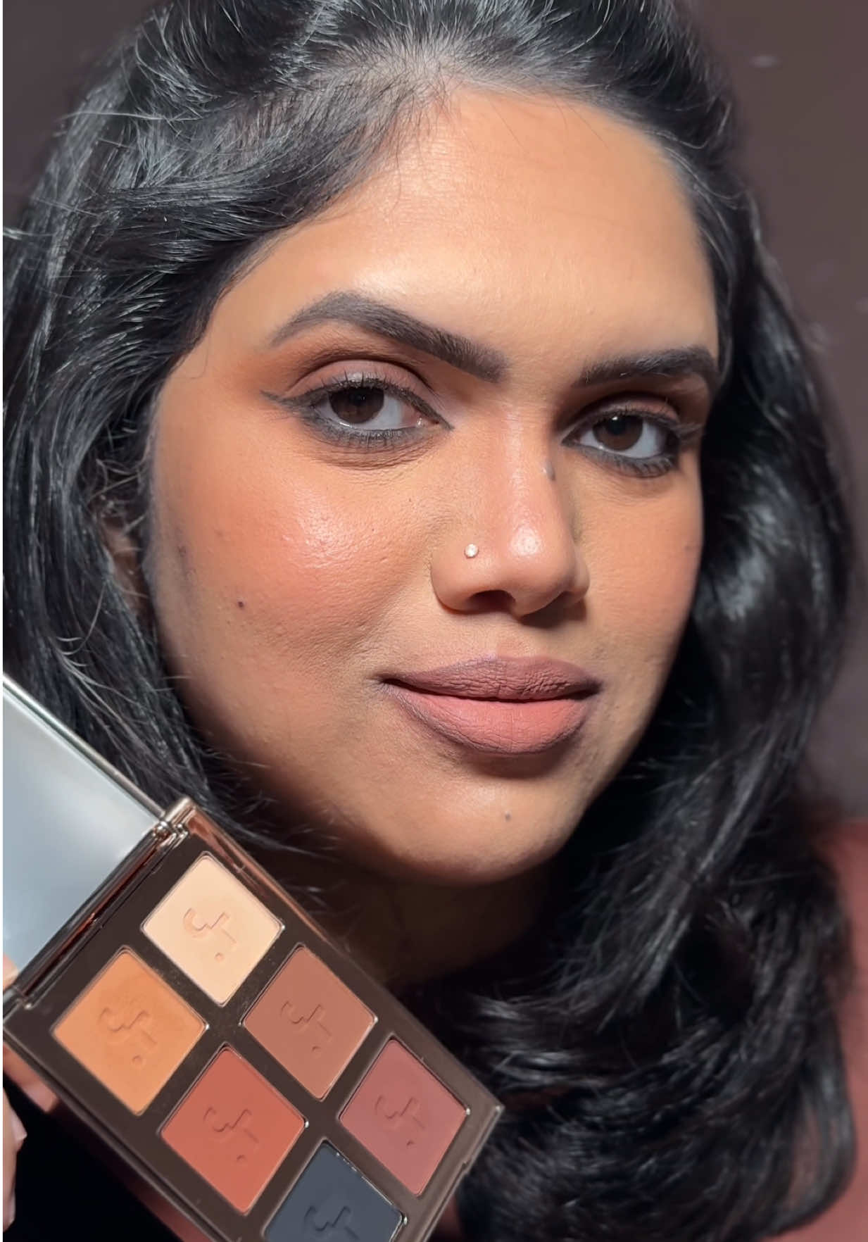 @Patrick Ta Beauty Major Dimension Essential Artistry Edit Eyeshadow Palette - Deep I’m absolutely in love, formula is creamy, smooth, and blends effortlessly without any patchiness. The pigment payoff is incredible, yet it’s easy to control and build up for both soft and bold looks. I picked up the Deep shade and it’s stunning, the tones are rich, flattering, and perfect for creating day-to-night glam. #makeup #patricktabeauty #eyeshadow  