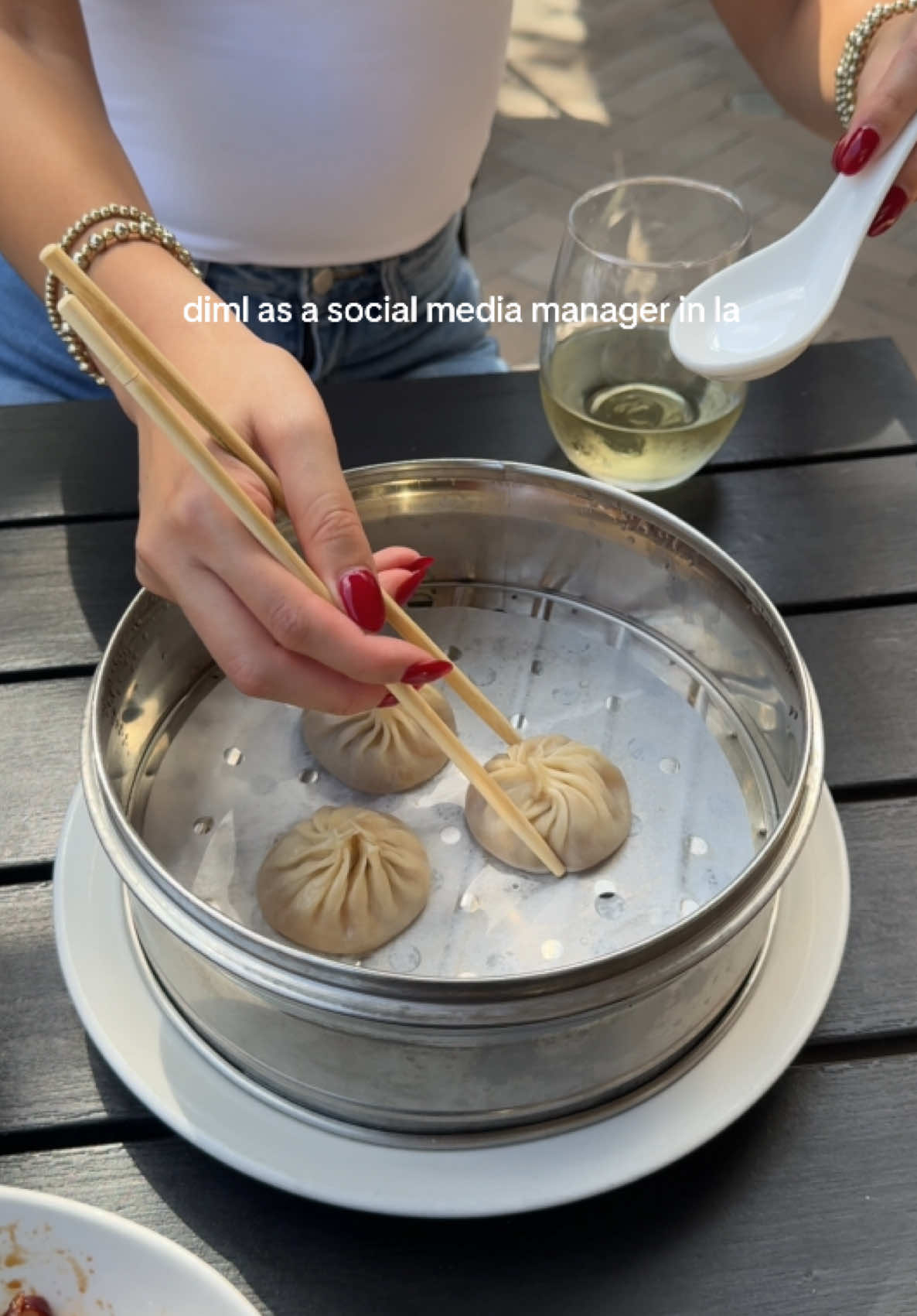 DIML working in social media🤳🏼 #socialmedia #losangeles #postgrad #smm #la 