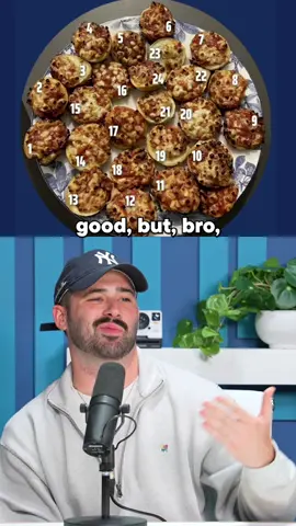 Which pizza bagel would you grab first?!