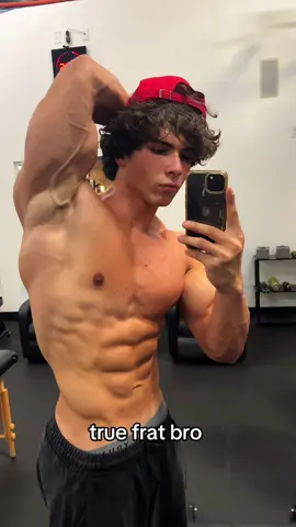 i don’t even hit my arms anymore wtf #gymmotivation #davidlaid #GymTok 