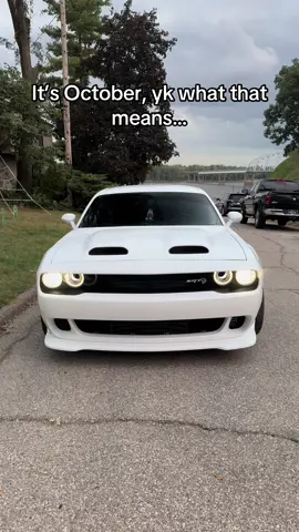You better stay out of my way #fypシ #fypage #hellcat #cars #carsoftiktok 