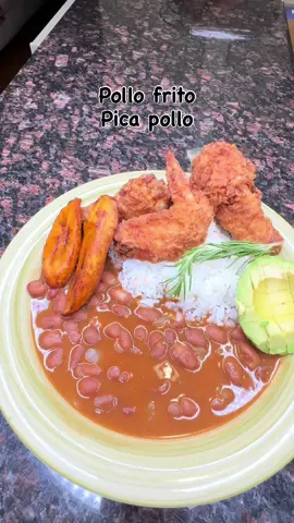 Pollo frito 🇩🇴 pica pollo  Tips : 1. Abundante aceite para que el aceite cubra todo el pollo 2. Aceite caliente (nunca frío) 3. Empanizarlo bien (para lograr adeherir la harina) 4. Aceite caliente, pero la llama de la estufa no puede estar alto (para que no quede crudo por dentro ) 5. Freír a fuego medio así darás tiempo que se cocine por dentro sin quemarse por fuera  Ingredientes: ✅ pollo o piezas de pollo  ✅ pimienta  ✅ sal al gusto  ✅ ajo / cebolla / tu sazón  ✅ paprika  ✅ aceite  ✅ harina  ✅ oregano  ✅ leche  ✅limón o vinagre  Preparación: ✨Lavar el pollo o piezas de pollo con el crítico de tu preferencia, procedes a secarlo con un papel, más adelante cuando esté seco agrégales los ingredientes sal, ajo, o tu sazón de preferencia , pimienta, paprika, limon tapas y dejas marinar 2 a 3 horas. ✨Pasado el tiempo procedes a calentar abundante aceite, luego colocas las piezas de pollo primero en la leche y más adelante empanizalo con harina llevas a freír por unos 25 minutos a fuego medio, te darás cuenta que está listo cuando las burbujas del aceite disminuyan.  #recetasdelarubia #pollofrito #picapollodominicano #picapollo  @blondys.house
