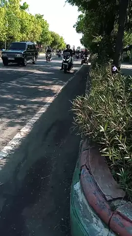 sedulur kita yg mempunyai nadar jalan kaki dari jogja menuju madiun sekarang sudah sampek kabupaten ngawi