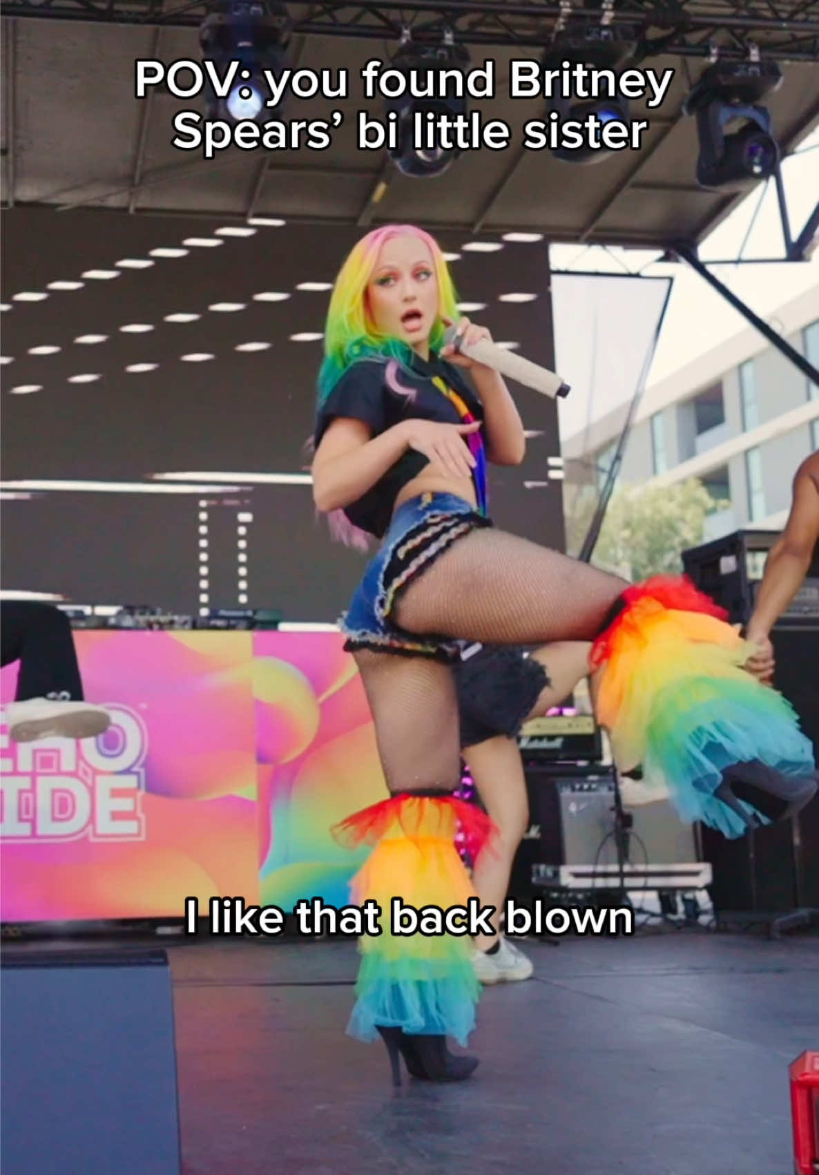 the alignment between loving Britney Spears and being queer should be studied 💅🤩 #popmusic #queerpop #queer #wlw #femme 