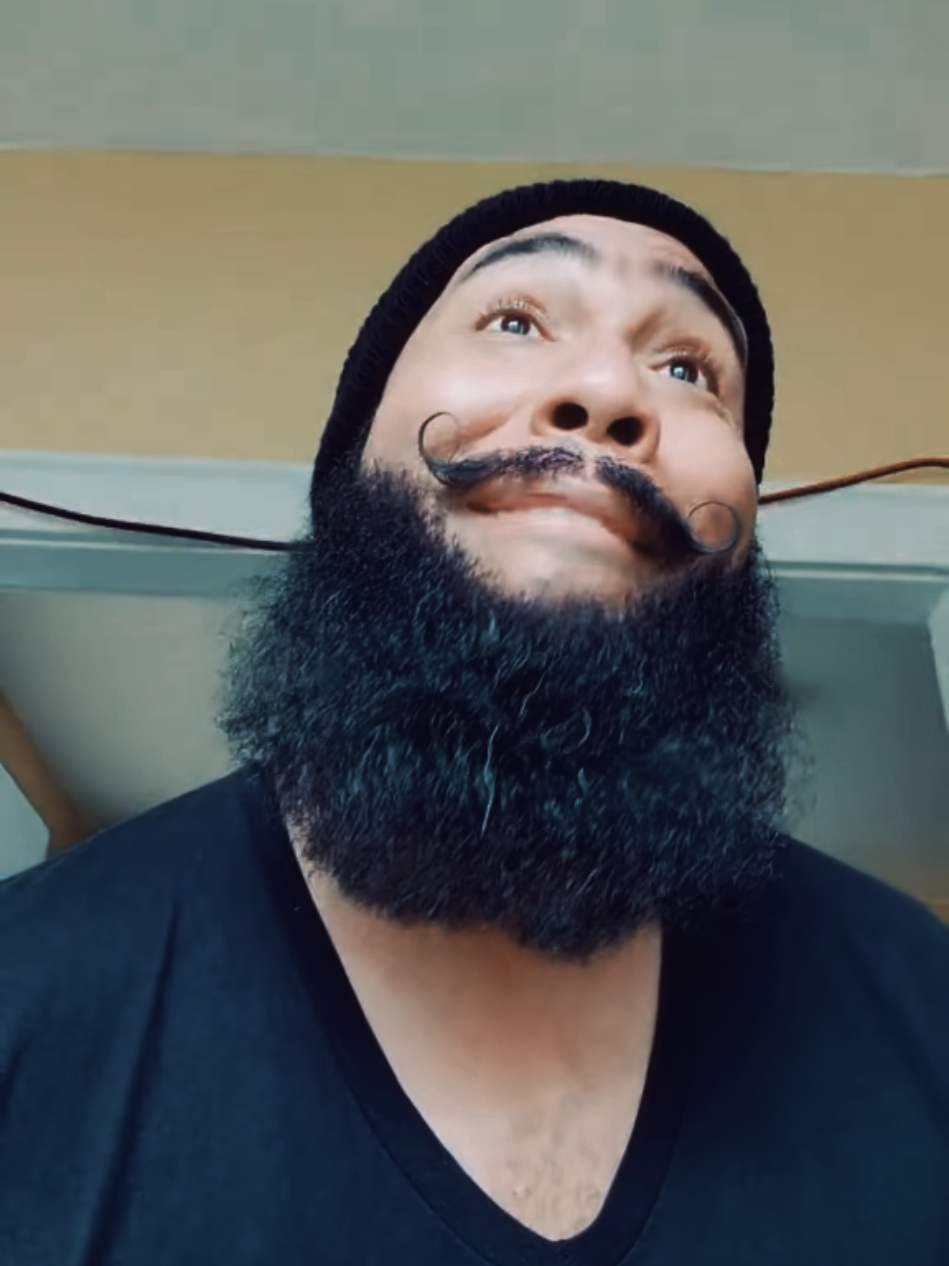 inna fi mi kitchen??? KMT ... don't vex mi to boxide 🤣🇯🇲😅 Also, I think I miss my beard 😩 #Jamaican #jamaicancomedy #jamaicacomedy #jamaica #caribbeantiktok 