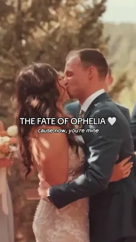 PLEDGE ALLEGIANCE TO YOUR HANDS, YOUR TEAM, YOUR VIIIBES 🤍💍🗣️ #thefateofophelia #thelifeofashowgirl #swiftiesoftiktok #taylorswiftedit @Taylor Swift 