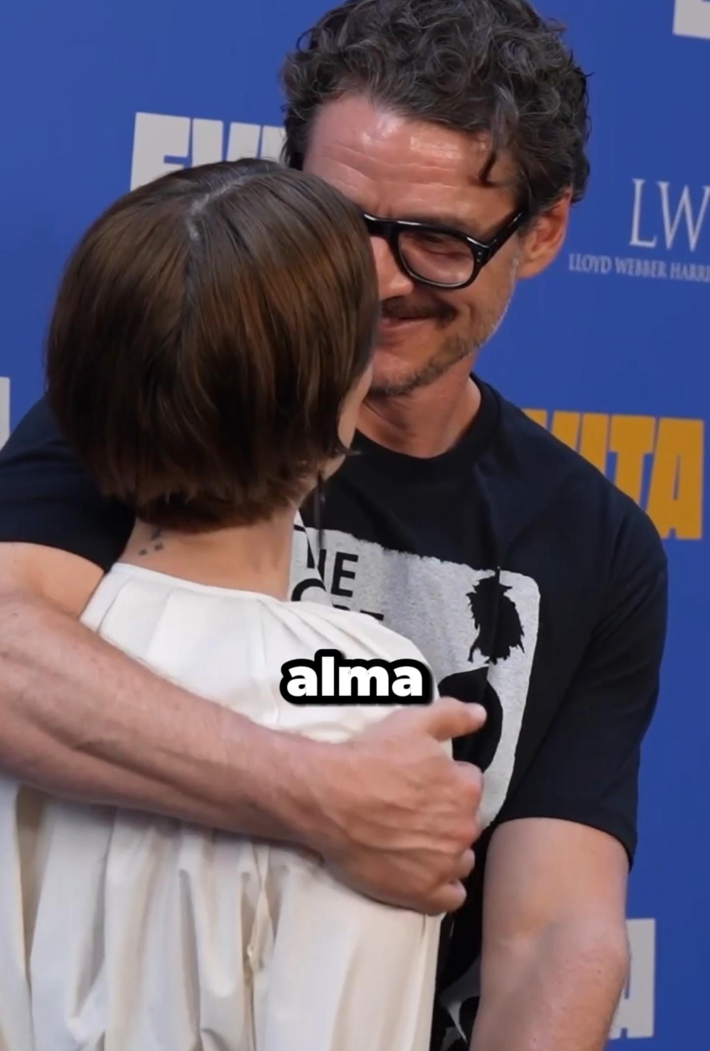 Por esto Pedro Pascal es cariñoso con las actrices
 #celebrities #pedropascal #hollywood #SabiasQue #celebrity #fantasticfour #fyp 