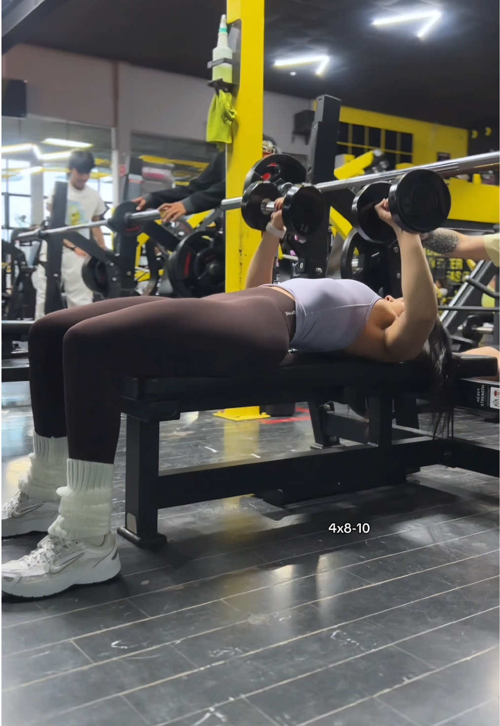 Push day workout, mi outfit es de @DFYNE usa mi código GEMA para ahorrar ⭐️ #pushday #upperbody #gymgirl #GymTok #fitnessmotivation 