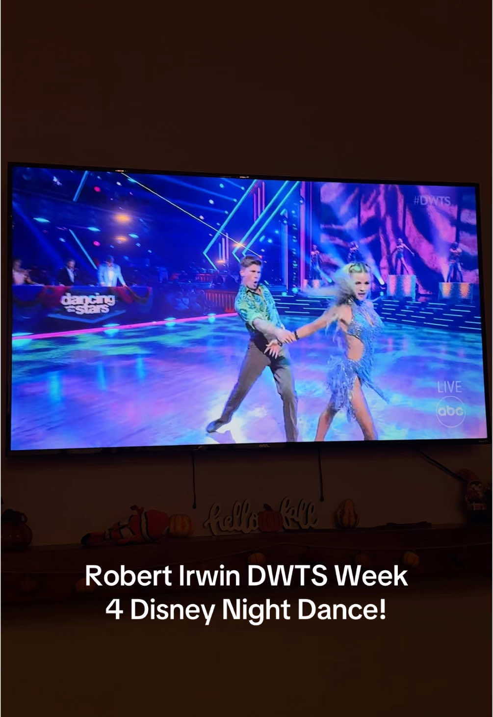 Robert Irwin DWTS Week 4 dance! #dancingwiththestars #dwts #robertirwin #robertirwindwts 