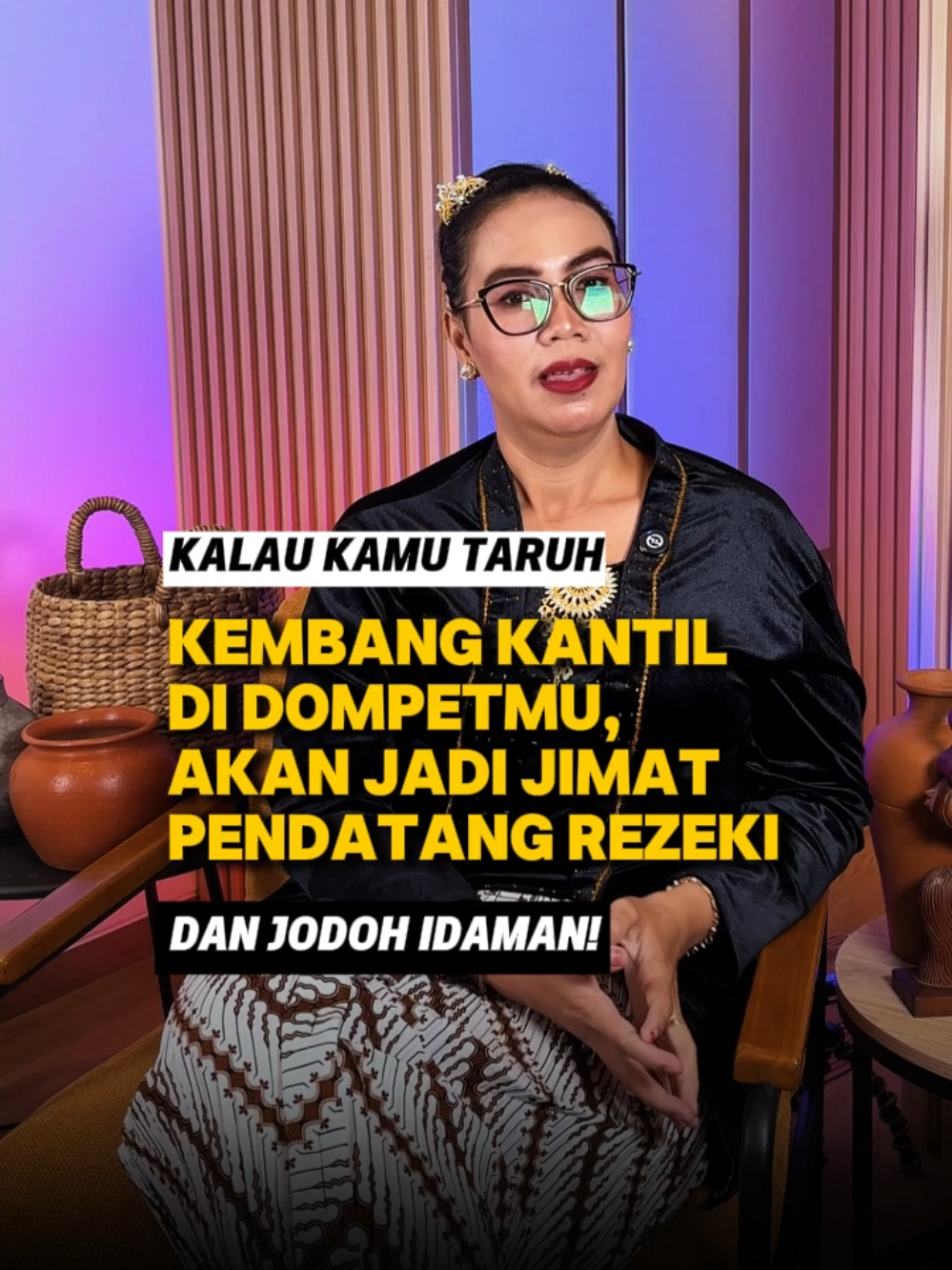Taruh kembang kantil di dompetmu, akan jadi jimat pendatang rejeki dan buka aura jodoh #nimaskamaratih #kembangkantil #peletkantil #peletkembangkantil #pengasihan 