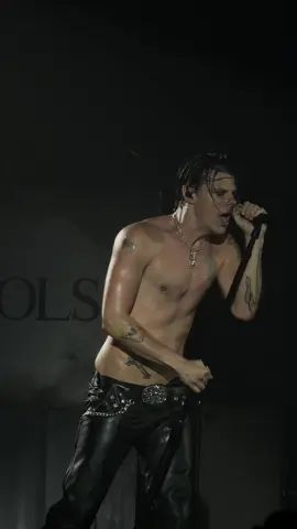 yungblud pt2 - 07/10/2025 #concert #live #yungblud #idolstour #düsseldorf @yungblud @yungbludarmy 