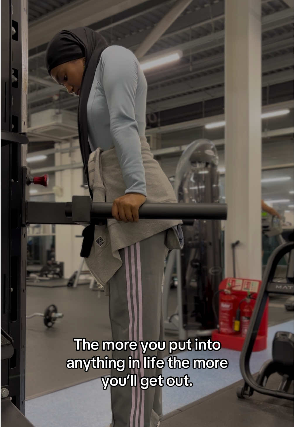 Do whatever it takes to reach your goals🤝🏾ahh I deffo had more in the tank but it was a long ahhhhhsss dayyy🥲 #foryoupage #hijabigymgirl #motivation #GymTok #tricepdips 