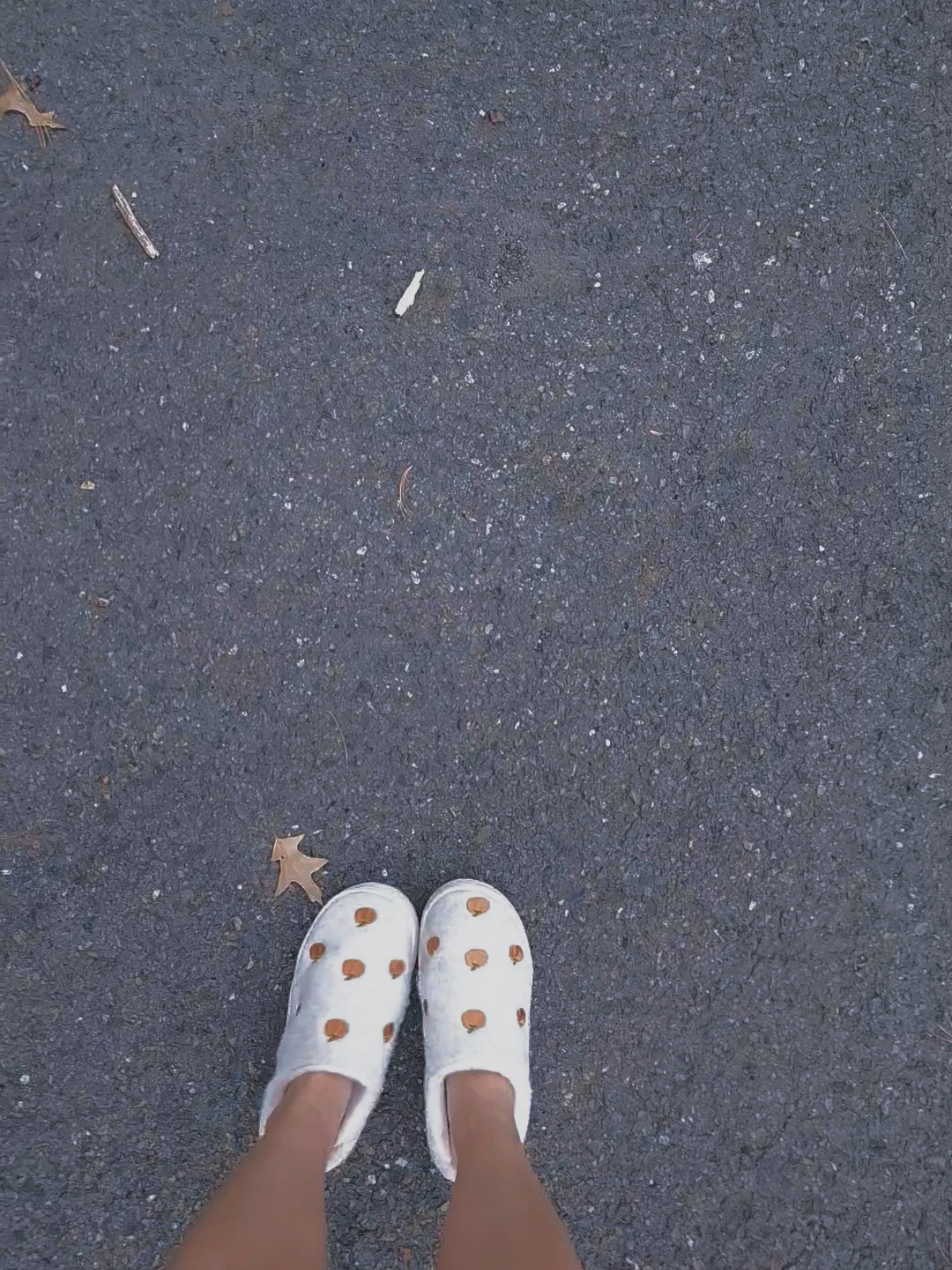 lets go outside and get some fresh air and personal space 🤣🤣🤣 #bestie #freshair #autumn #iykyk #hehehe 