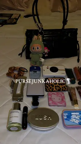 I LOVE BEING A GIRL #fypシ #amazonfinds #LUSH #purseessentials #whatsinmybag 