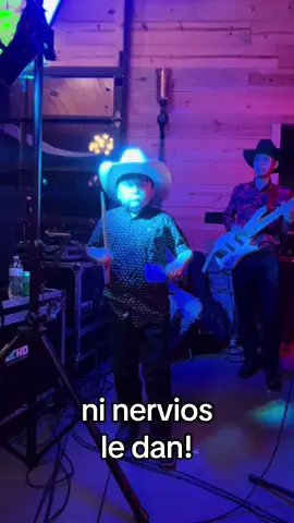 Cuando la musica se lleva en la sangre y se toca con gusto #acordeonista#gabanelliacordion#musicanorteña#huapangos#lascuerdasdereynosa