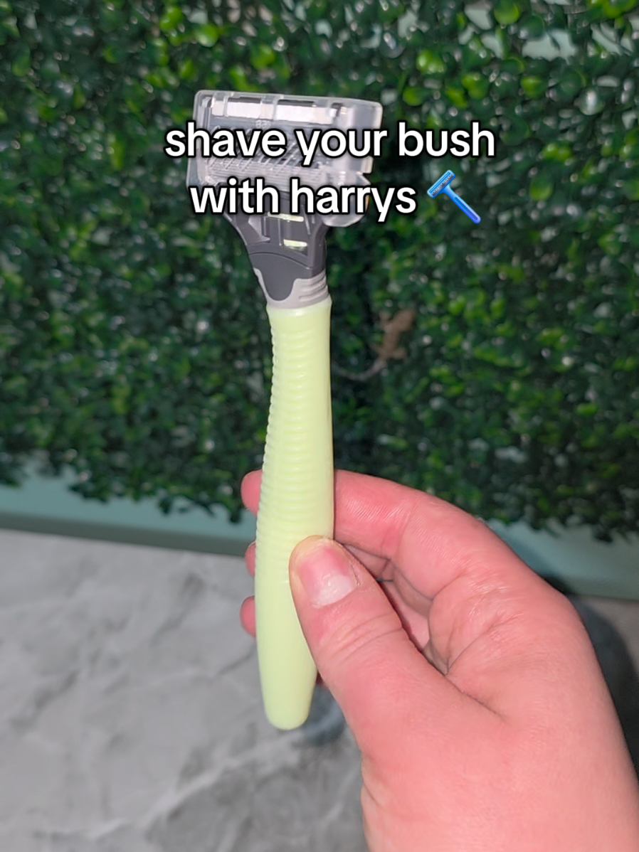 give your bush a trim it deserves 👏  #halloween #selfcareformen #mensgrooming #harrysrazor #harrys @Harry's 
