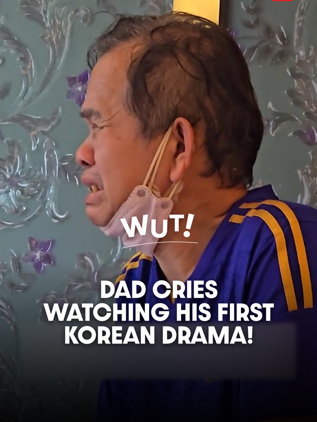 So emotional it brought him to tears! Daughter introduces her dad to a Korean drama for the first time . Netizens can’t stop feeling moved after TikTok user @beau..krittiya — the daughter — shared a clip of her father watching the K-drama Crash Landing on You. It seems he got so emotionally invested that he couldn’t hold back his tears. The post quickly gained attention online, with many amused and touched after the daughter revealed it was her dad’s first-ever Korean series — and she couldn’t help but burst out laughing because she never thought he’d get this into it. . Many viewers also suggested she show him When Life Gives You Tangerines, a touching drama about a young boy who faces life’s ups and downs with perseverance and eventually grows into a devoted father. Netizens guarantee that this one will have him in tears all over again! . อินจนน้ำตาไหล! สาวชวนพ่อดูซีรีส์เกาหลีครั้งแรก . ชาวเน็ตแห่สงสาร! หลังผู้ใช้ TikTok @beau..krittiya หรือผู้เป็นลูกสาวแชร์คลิปขณะคุณพ่อของเธอกำลังนั่งดูซีรีส์เกาหลีเรื่อง “ปักหมุดรักฉุกเฉิน (Crash Landing on You)” แต่ดูเหมือนเขาจะอินกับฉากในซีรีส์มากเสียจนกลั้นน้ำตาเอาไว้ไม่อยู่เลยทีเดียว งานนี้ทำเอาชาวเน็ตทั้งเอ็นดูและขำหลังลูกสาวบอกว่านี่เป็นครั้งแรกที่คุณพ่อของเธอได้ดูซีรีส์เกาหลีและตนถึงขั้นหลุดขำออกมาเพราะไม่คิดว่าเขาจะอินขนาดนี้ นอกจากนั้นหลายคนแนะนำให้พาคุณพ่อดูซีรีส์เกาหลีเรื่อง “ยิ้มไว้ในวันที่ส้มไม่หวาน (When Life Gives You Tangerines)” ซึ่งเป็นเรื่องราวชีวิตของเด็กหนุ่มคนหนึ่งที่ล้มลุก สุขสมและไม่ย่อท้อต่ออุปสรรคจนกระทั่งเติบโตขึ้นมาเป็นพ่อคน ชาวเน็ตรับรองว่าเรื่องนี้ต้องทำคุณพ่อบ่อน้ำตาแตกแน่นอน! . . 📹 Video courtesy of TikTok @beau..krittiya . Follow us for more news and updates in Thailand🇹🇭 . #TSLTHWUT #WUT #ViralVideos #Thailand #CrashLandingonYou