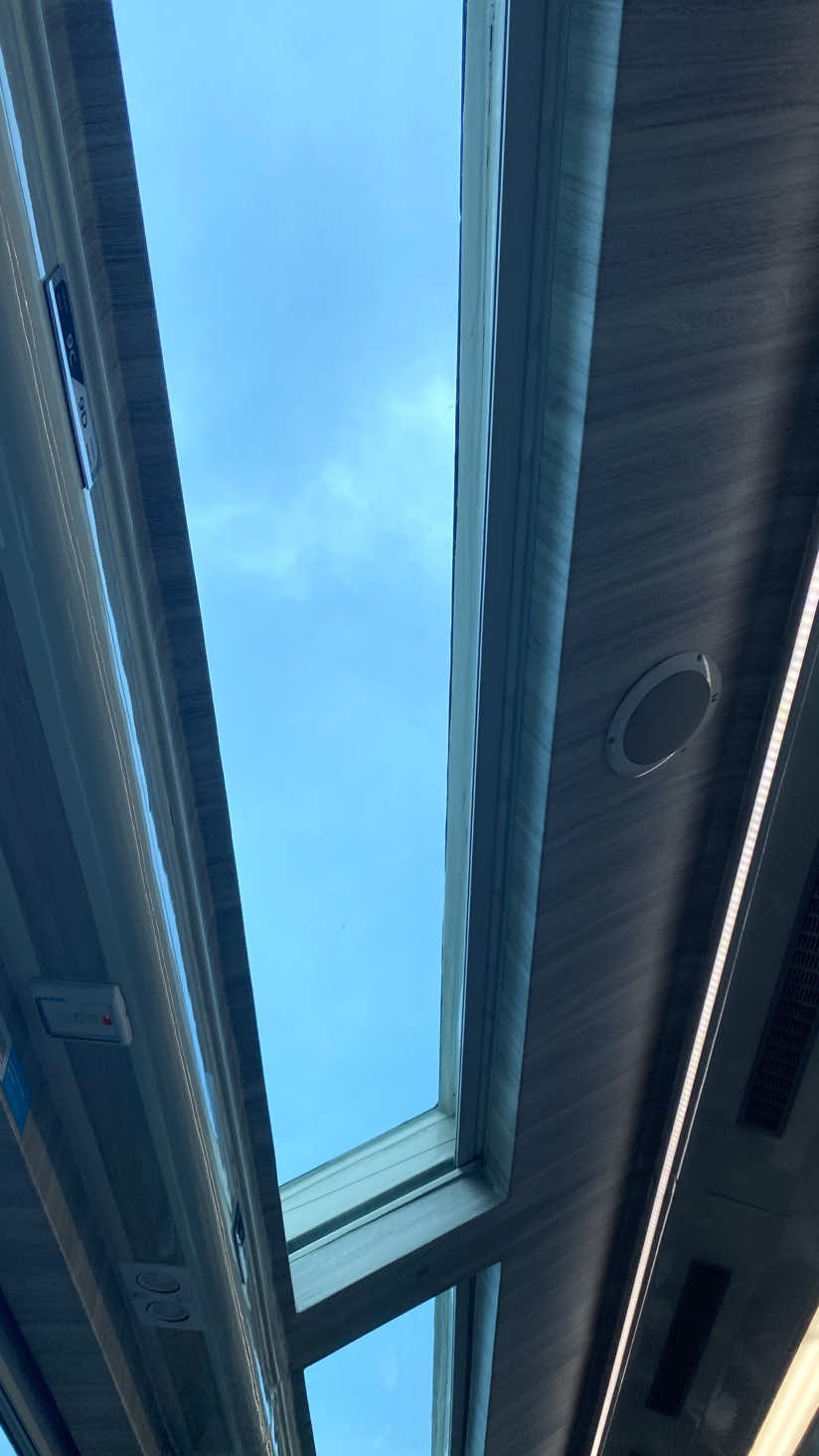 sefruit keretaan tahun inii🤩 #railfansoftiktok #keretaapiindonesia #kai121 #fyp #fypシ゚ 